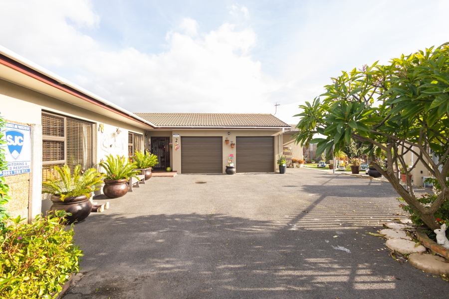 5 Bedroom Property for Sale in Ferndale Western Cape